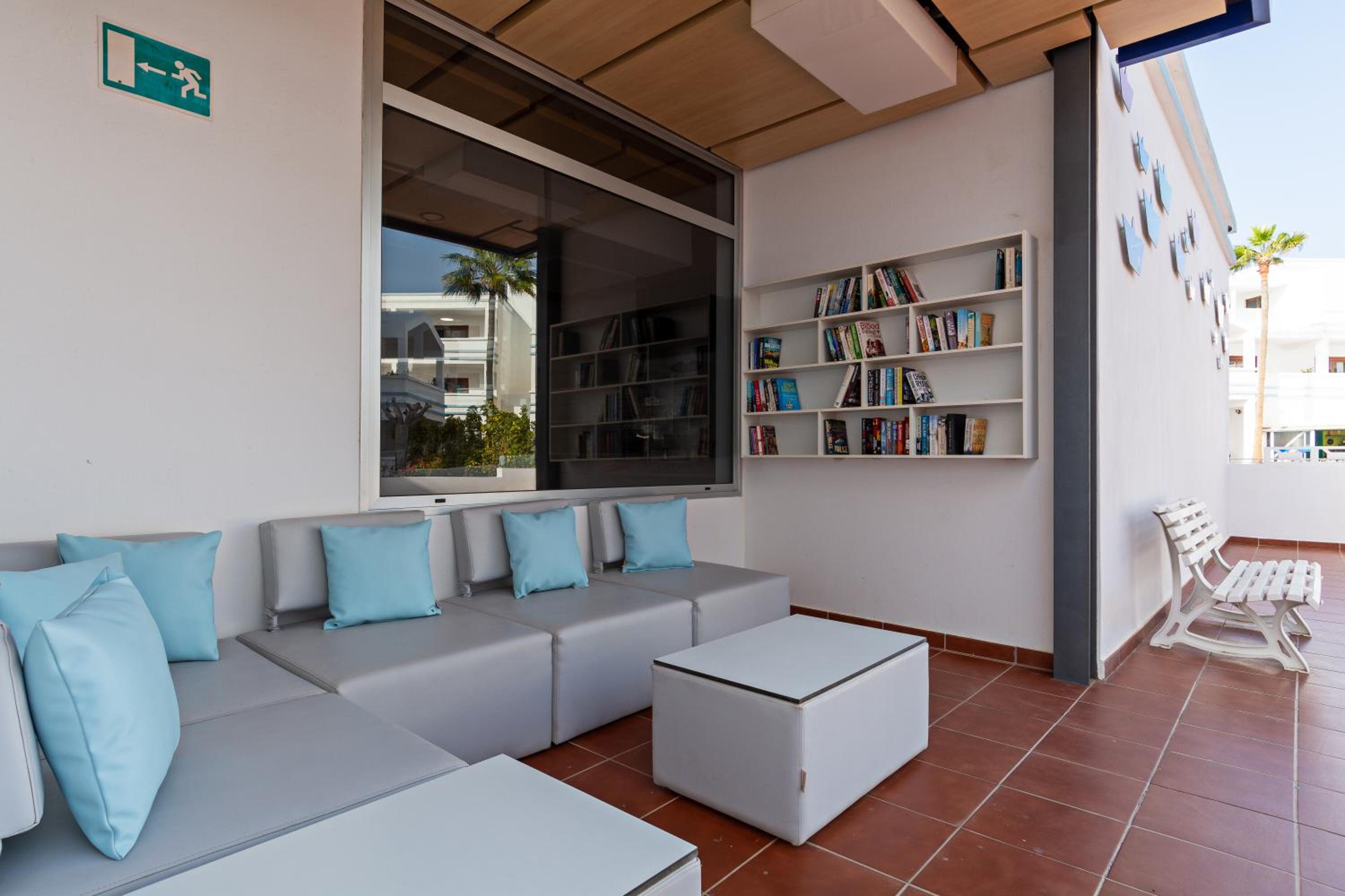 Фото Apartamentos Océano - Adults Only