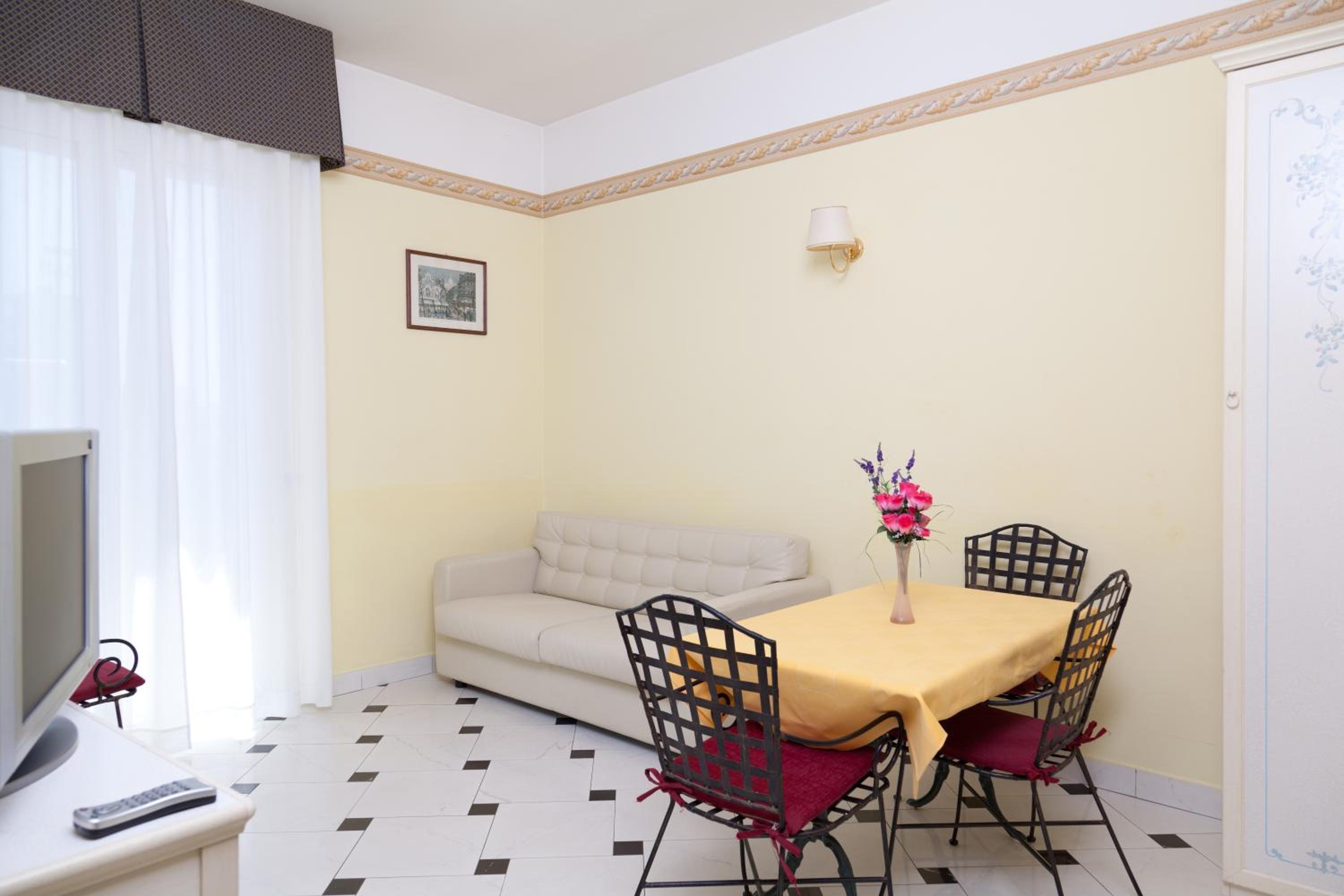 Фото Residence Record