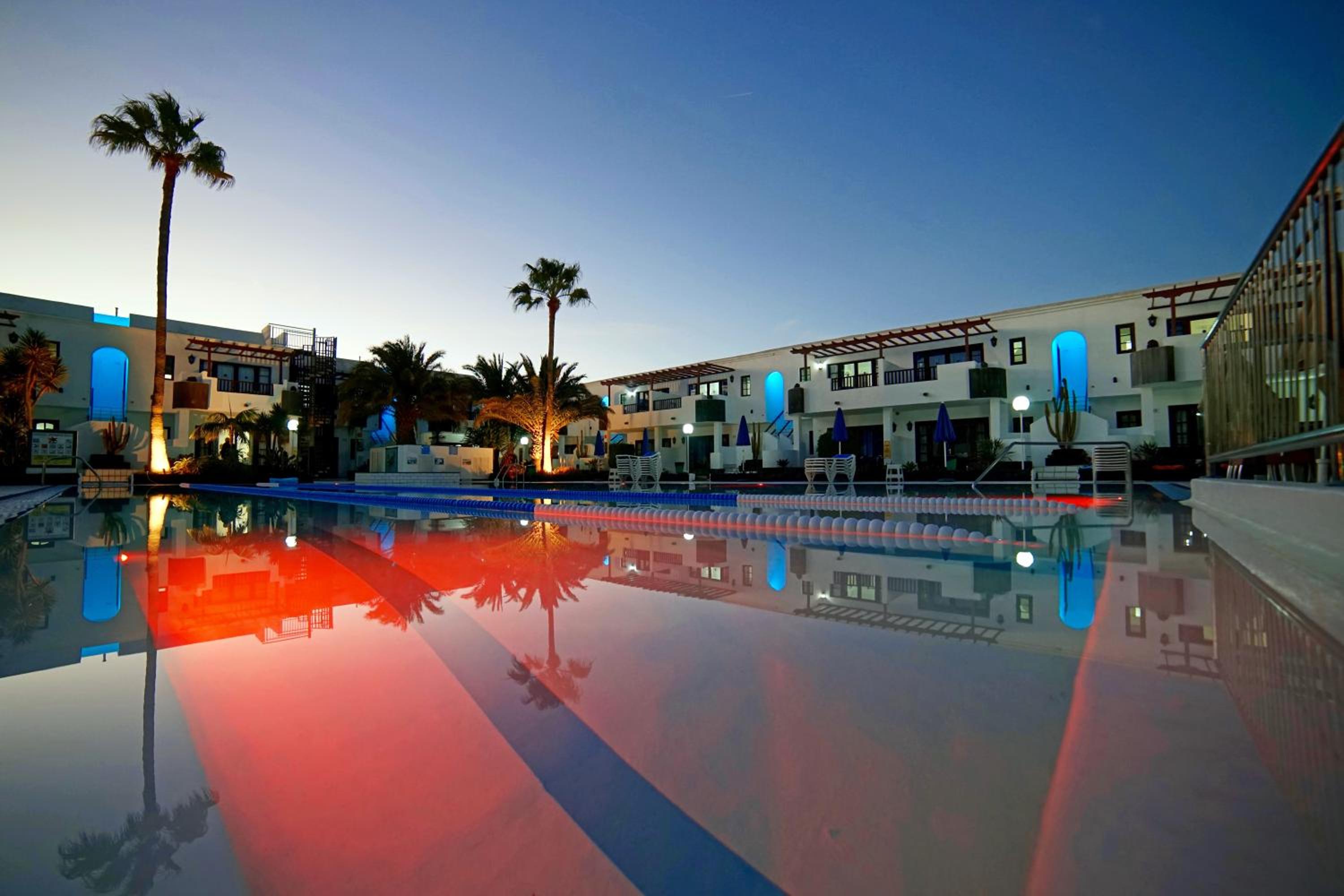 Фото Apartamentos Plaza Azul