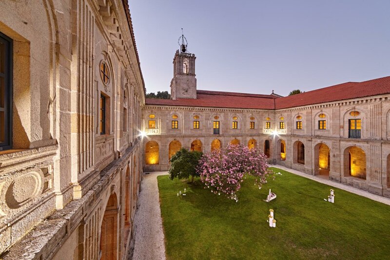 Гостиница Eurostars Monumento Monasterio de San Clodio Hotel