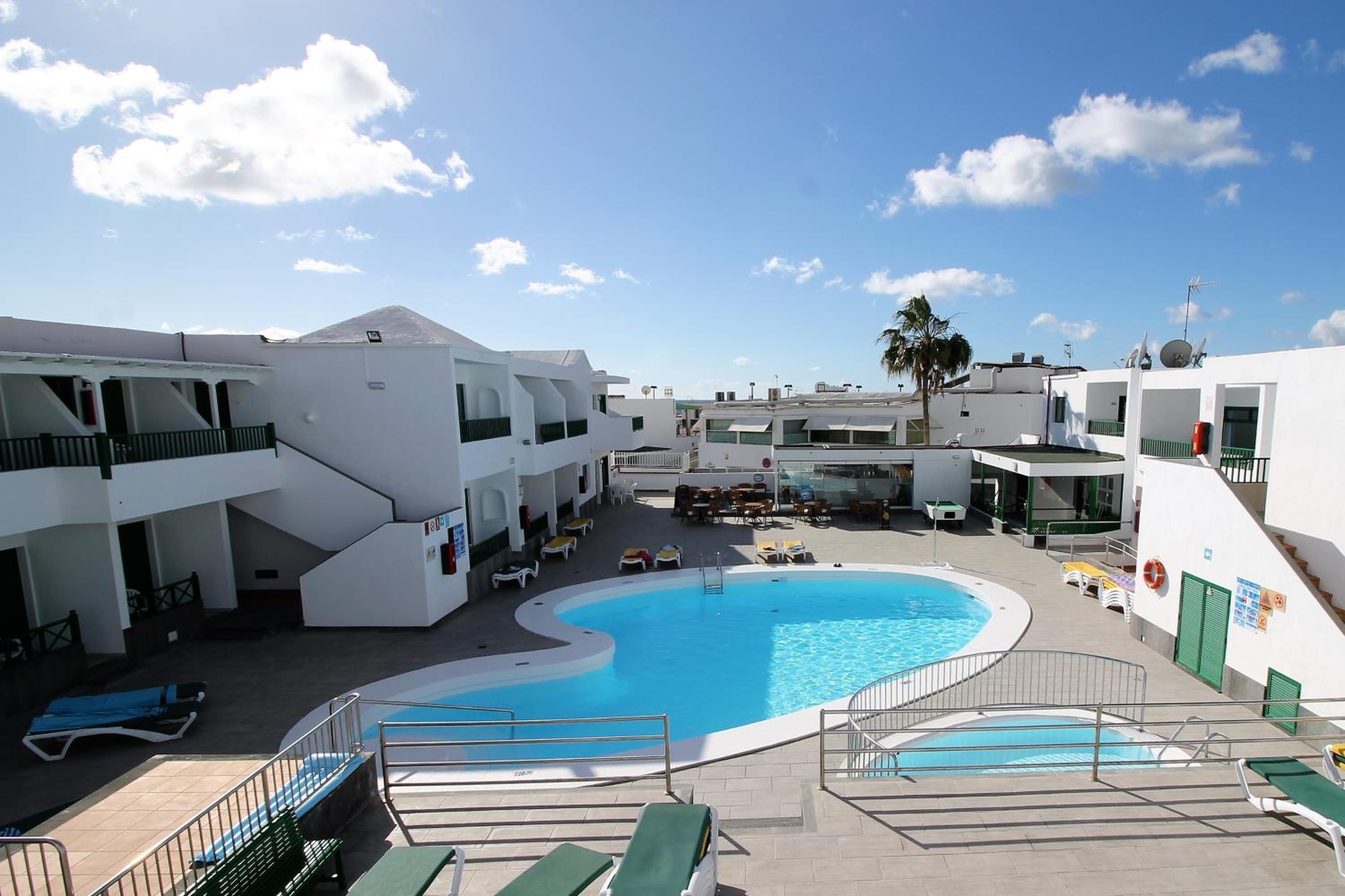 Фото Apartamentos Elena