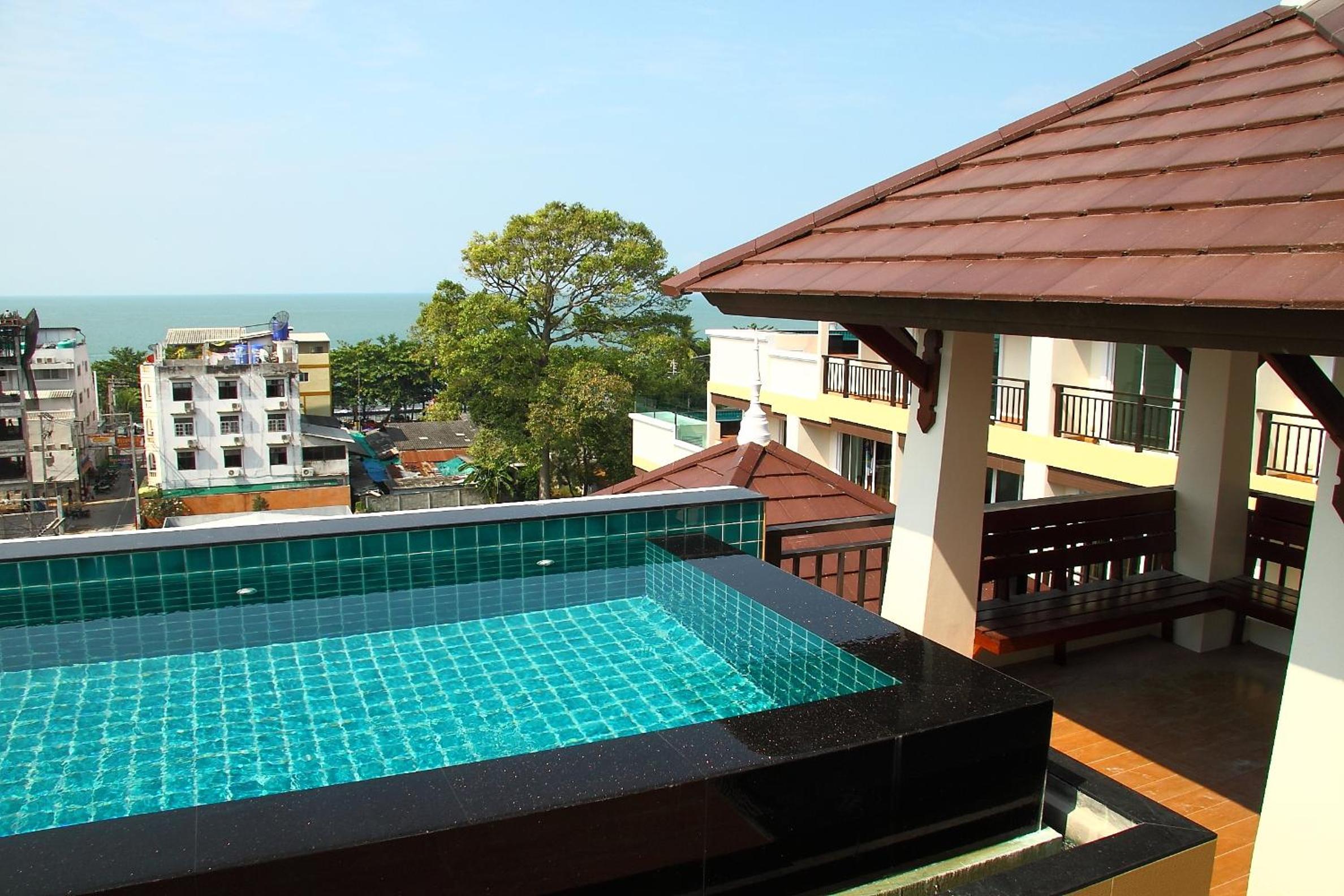 Фото Jomtien Beach Penthouses