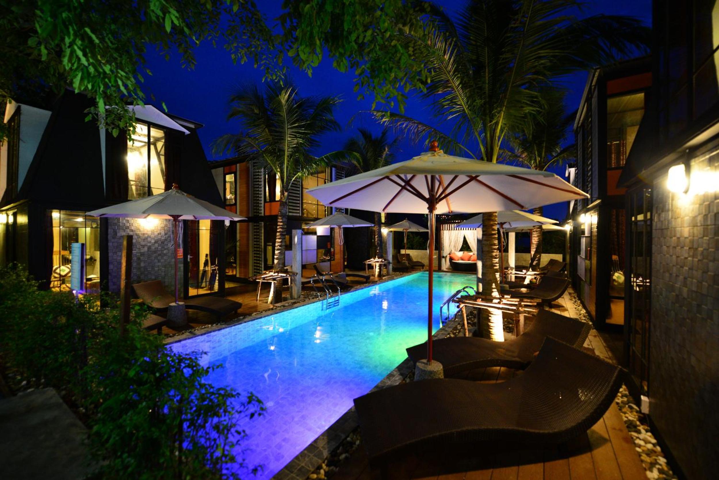 Фото Bukit Pool Villas