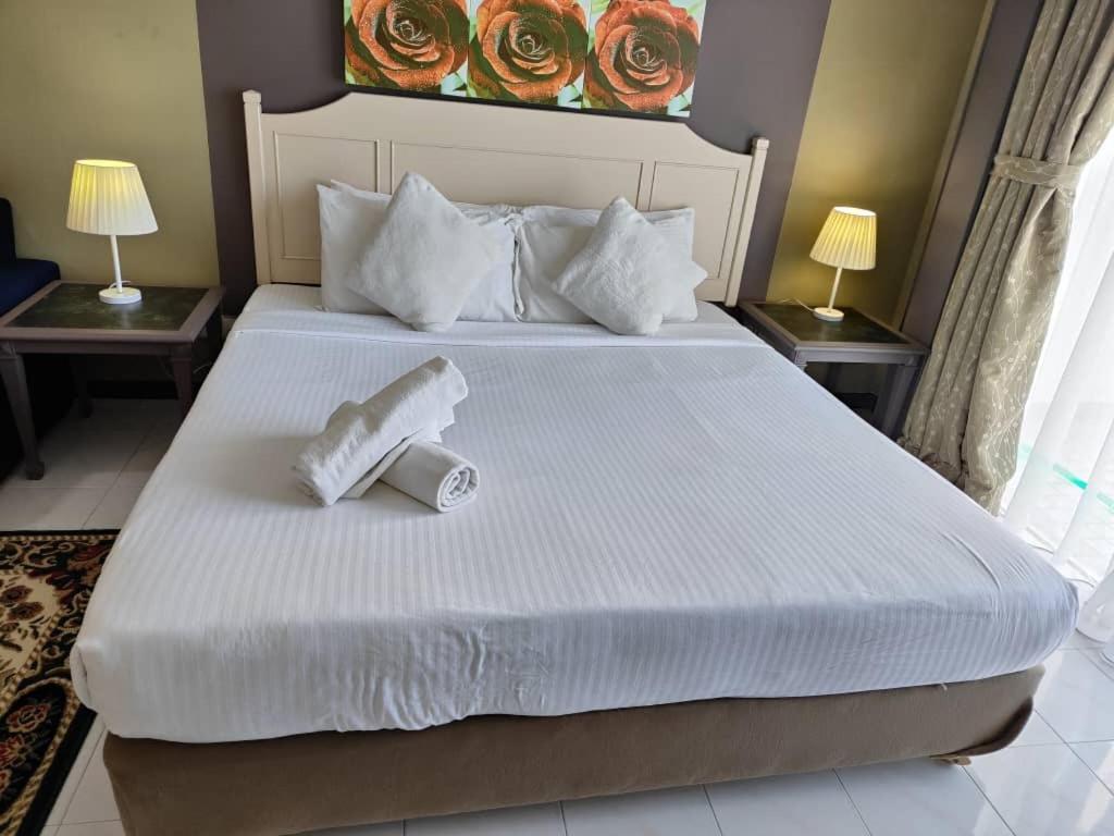 Фото Rainbow Paradise Beach Resort