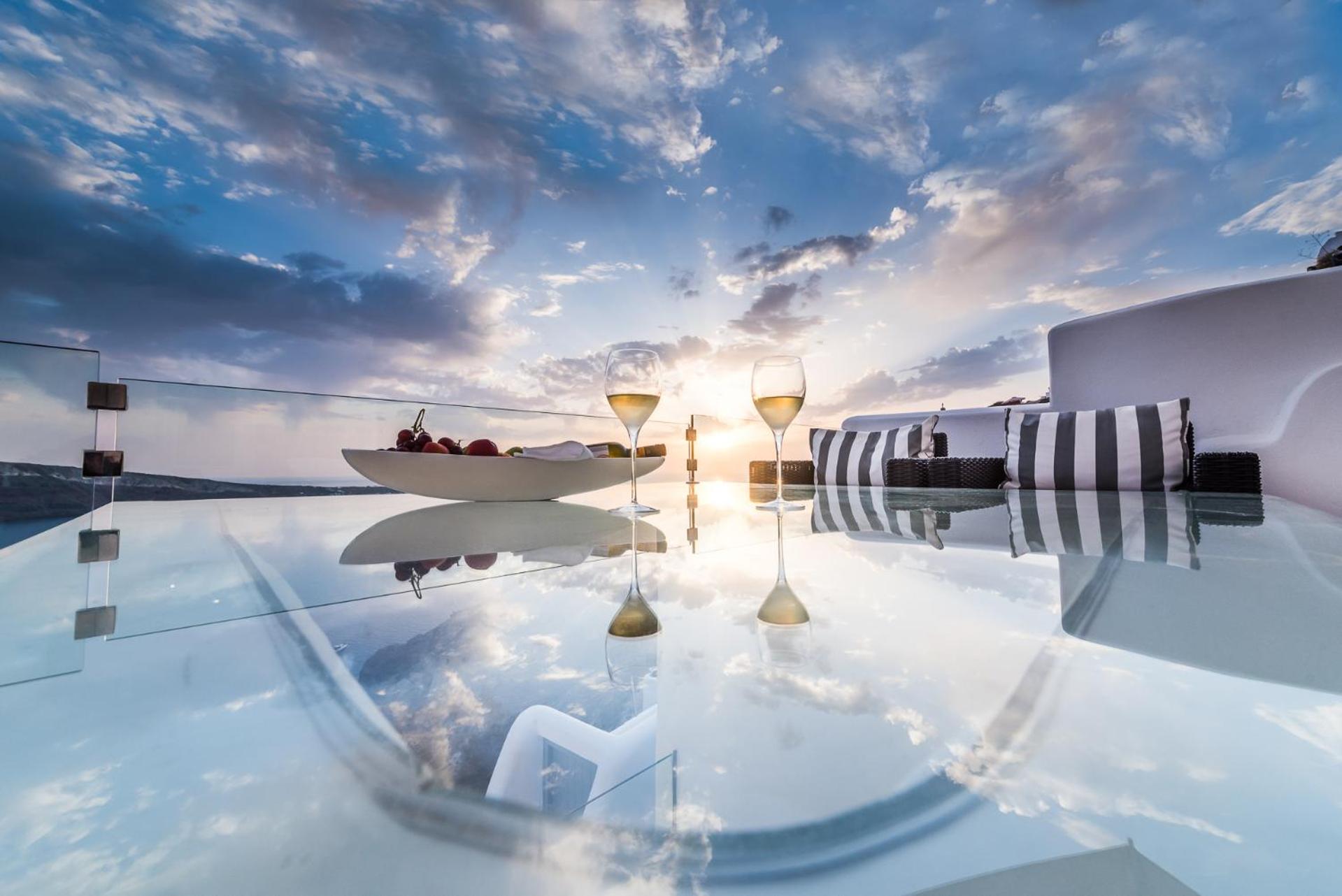 Фото Hyperion Oia Suites