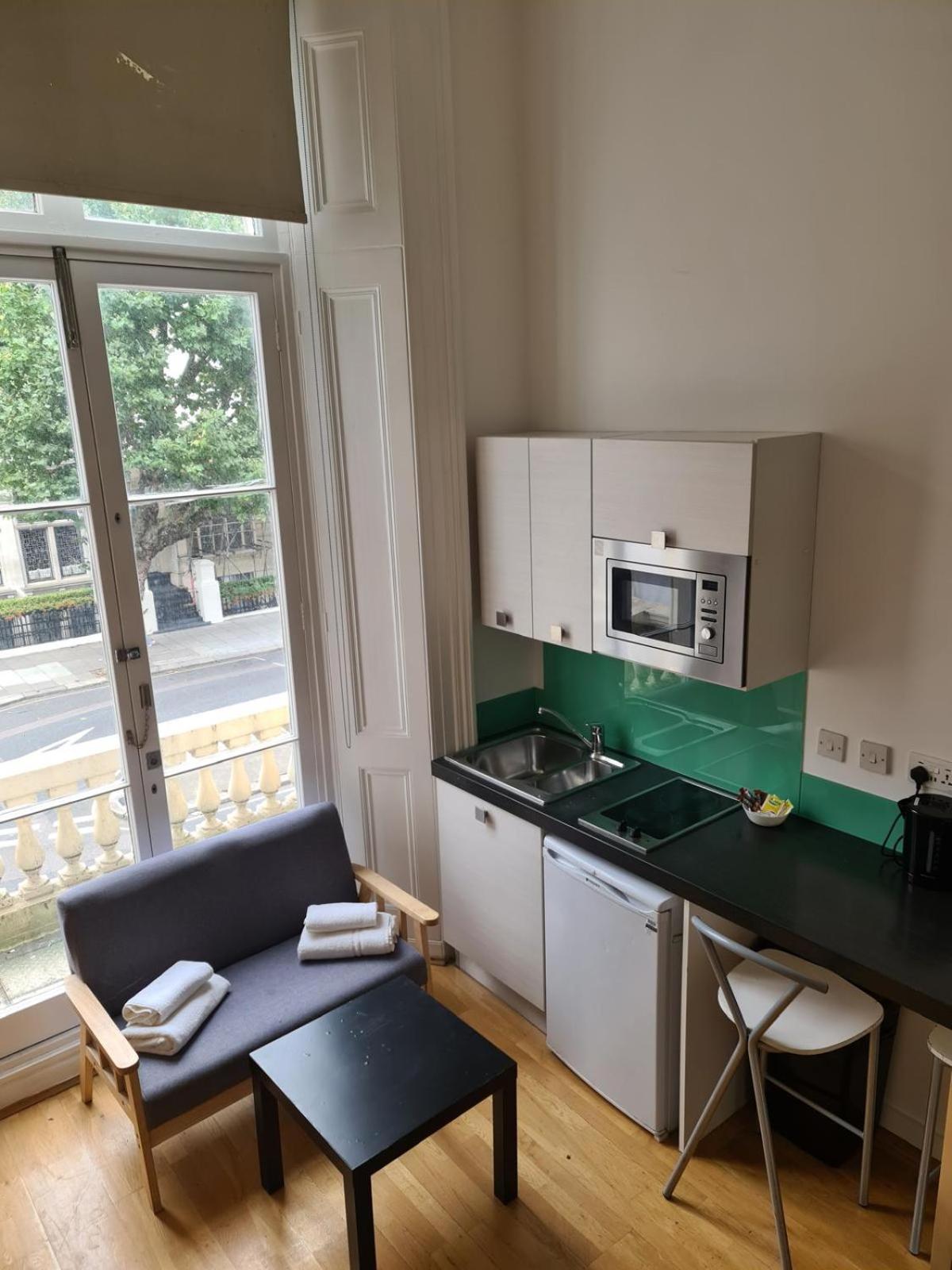 Фото Hyde Park Executive Apartments