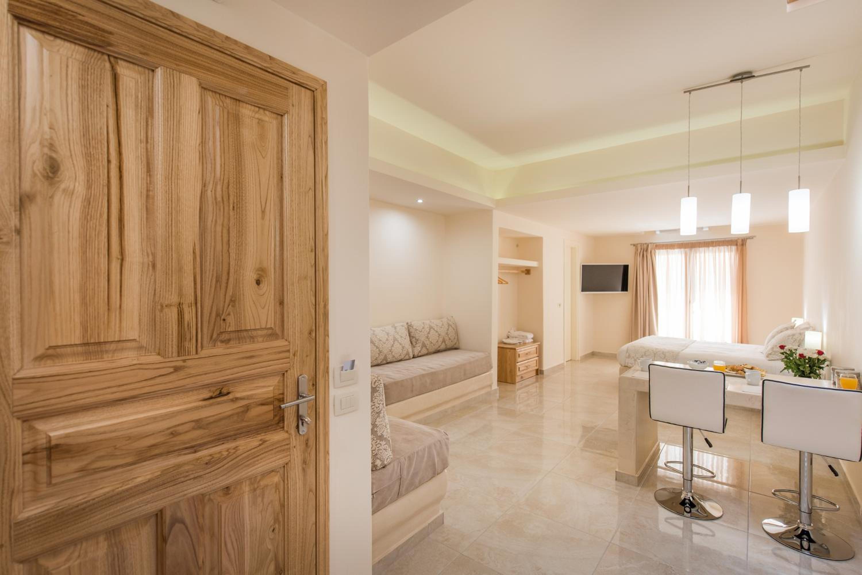 Фото Perla Nera Suites