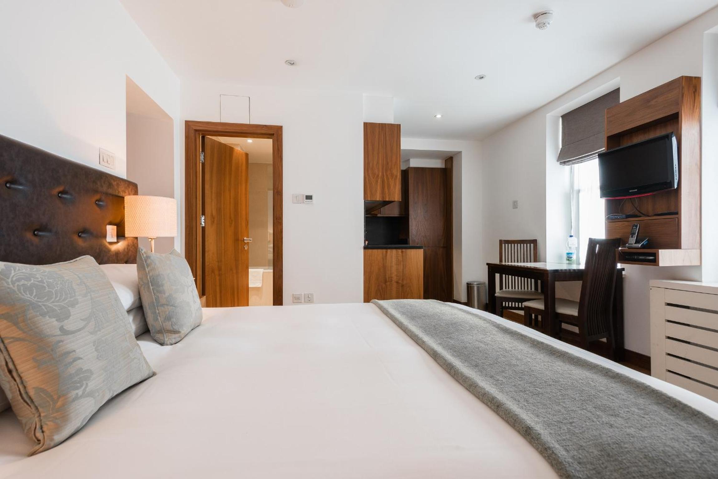 Фото Presidential Apartments - Kensington