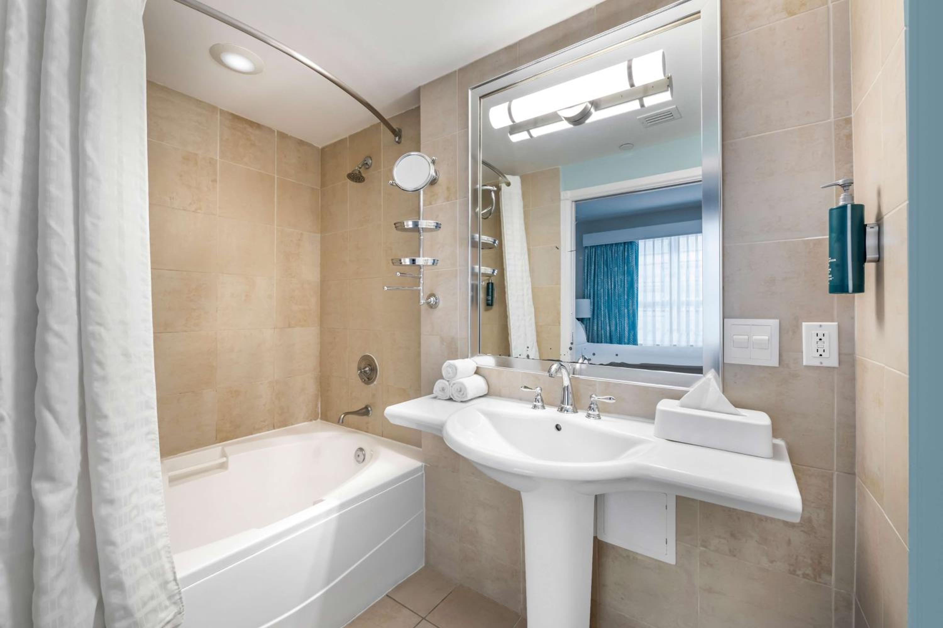 Фото Hilton Vacation Club Crescent on South Beach Miami