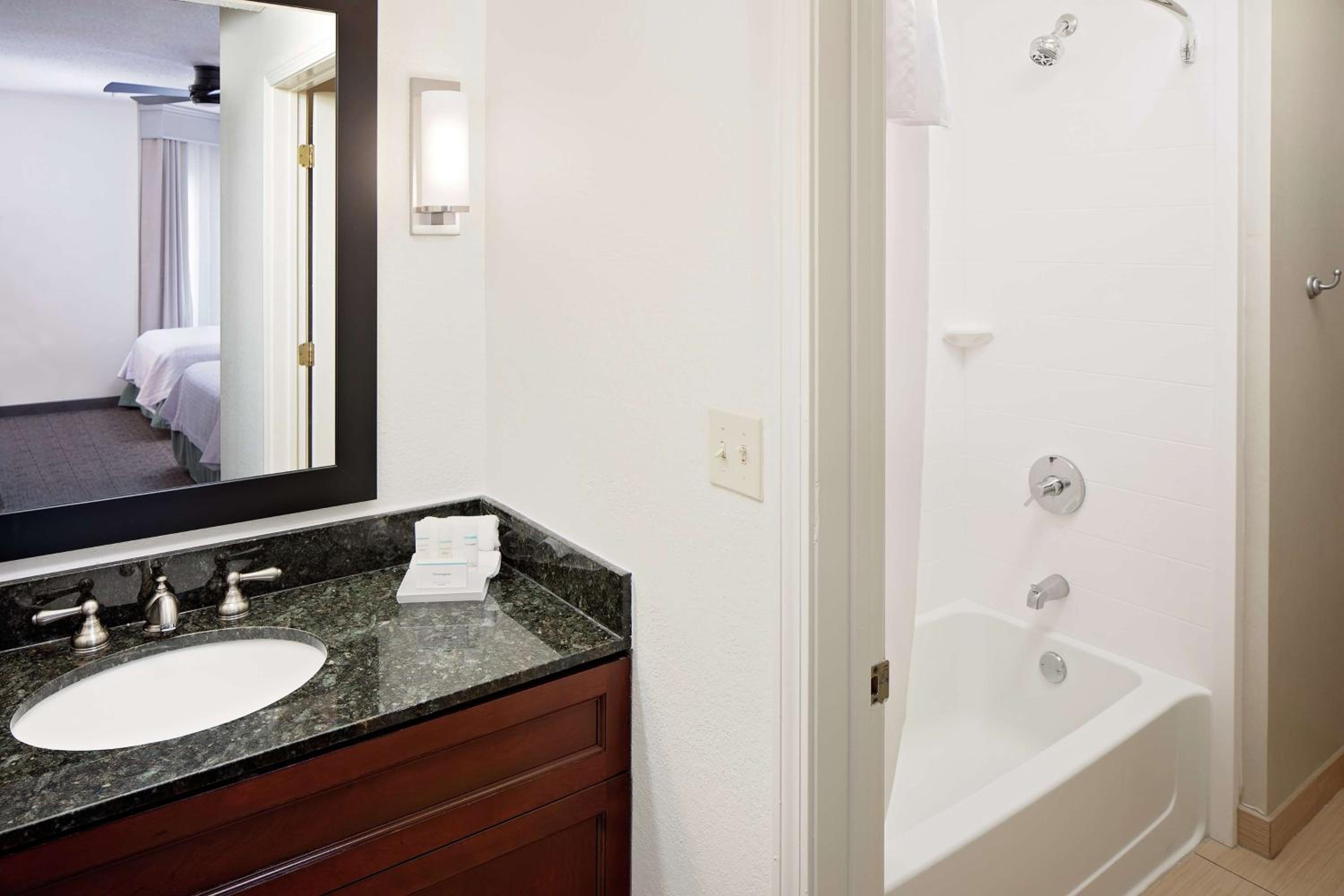 Фото Homewood Suites by Hilton Hartford-Farmington