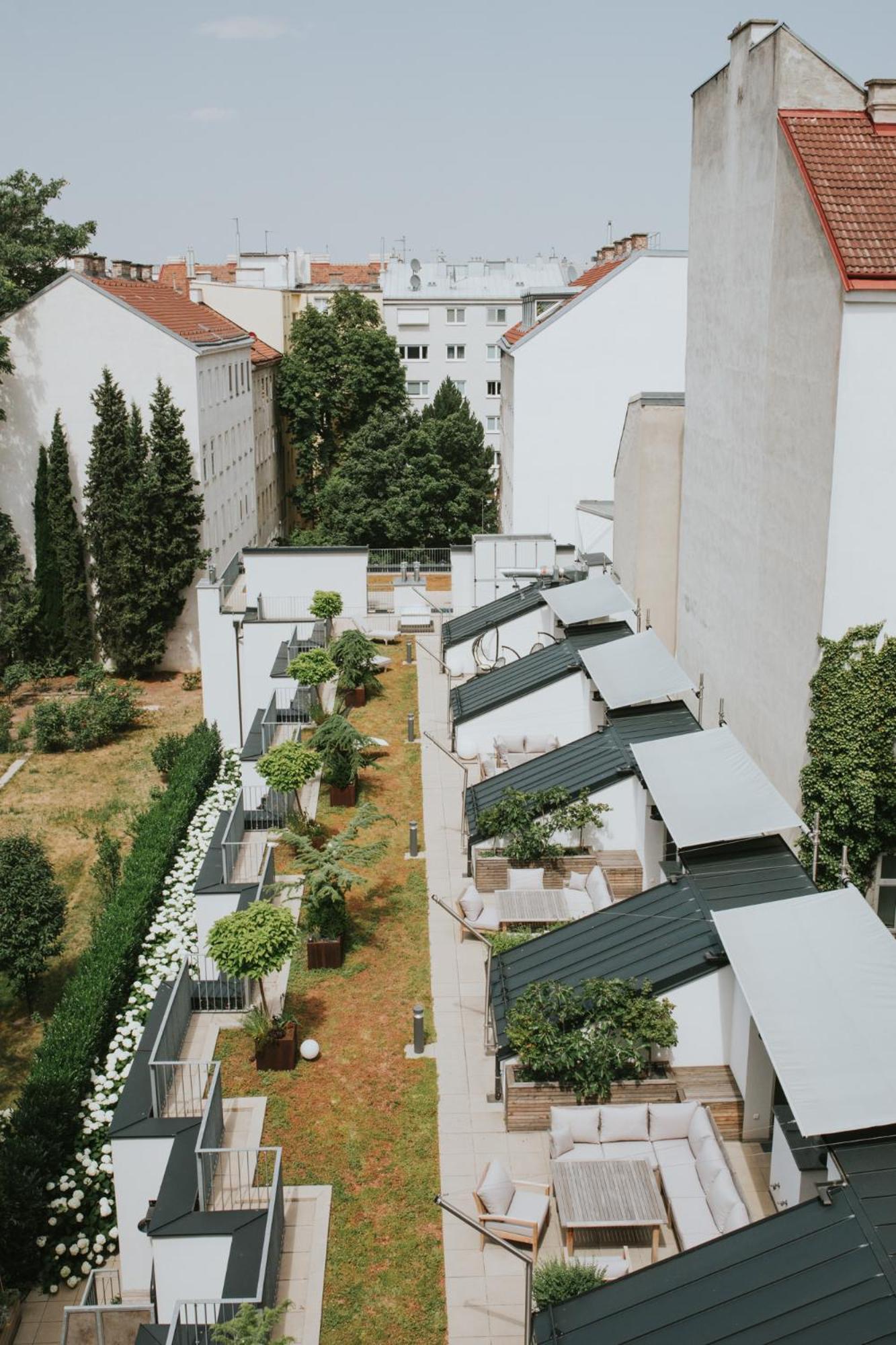 Фото Parks 73 The TownHouse Hotel