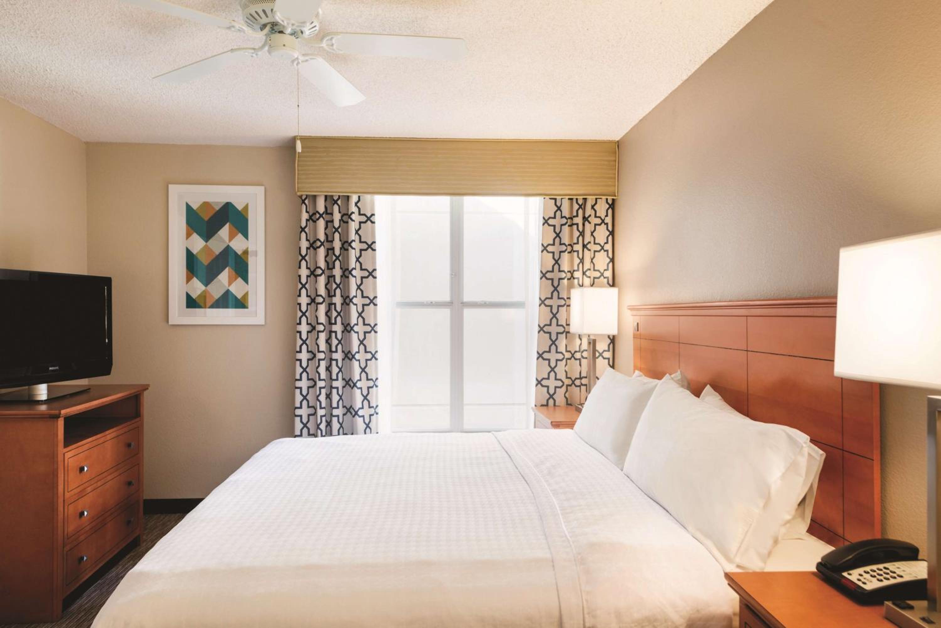 Фото Homewood Suites by Hilton Orlando-Intl Drive/Convention Ctr