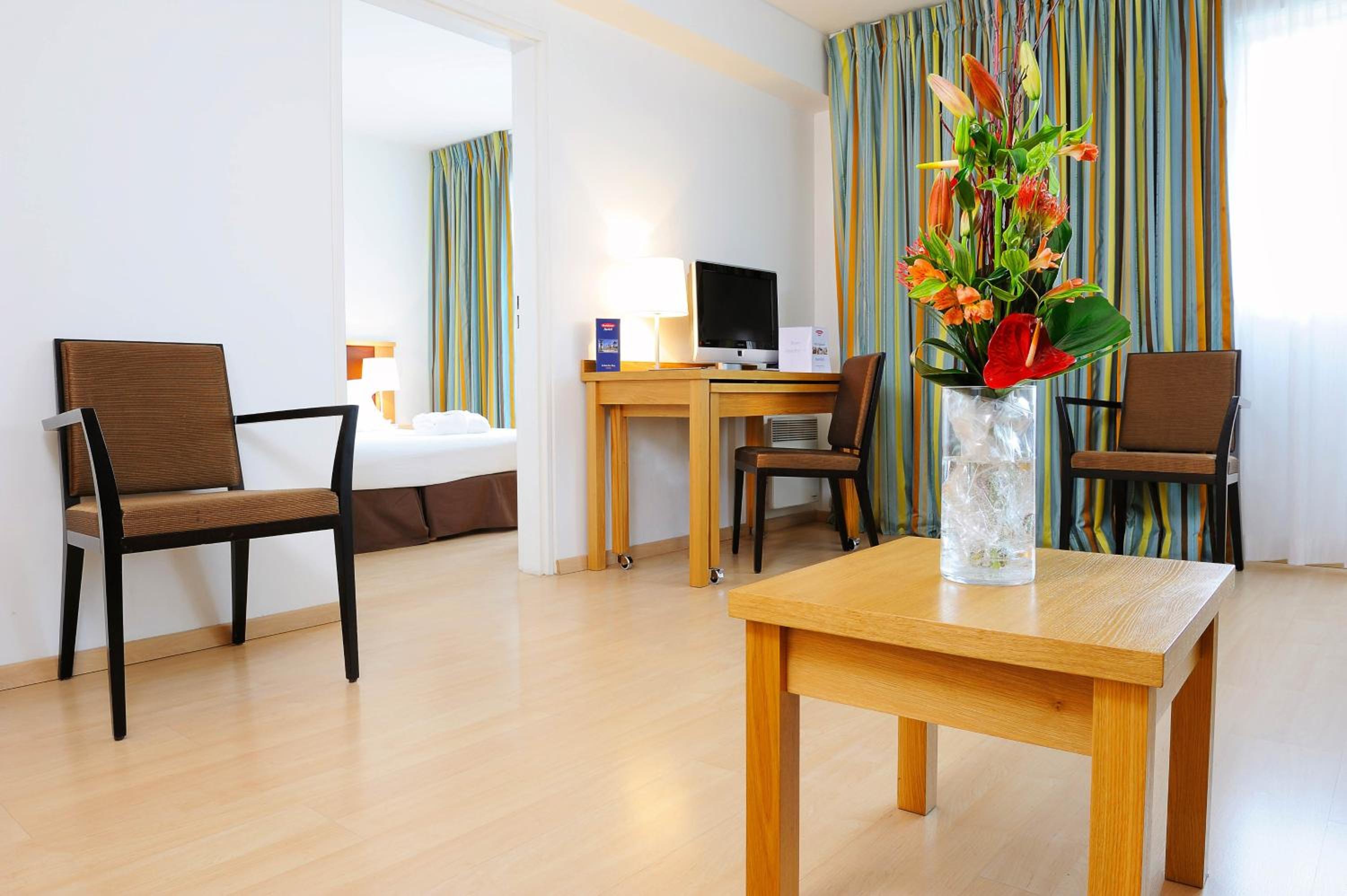 Фото Residhome Appart Hotel Paris-Massy