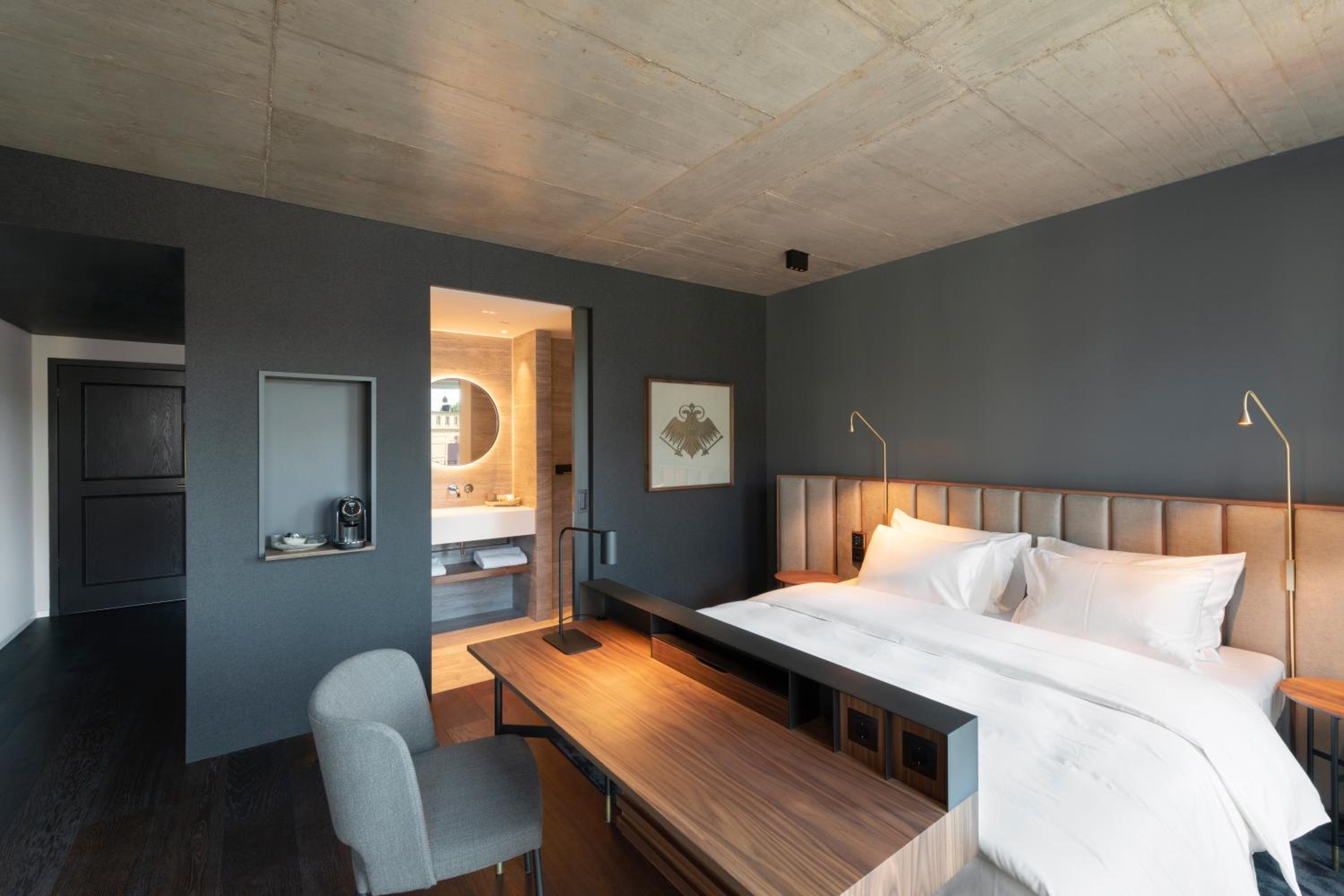 Фото Legend Hotel