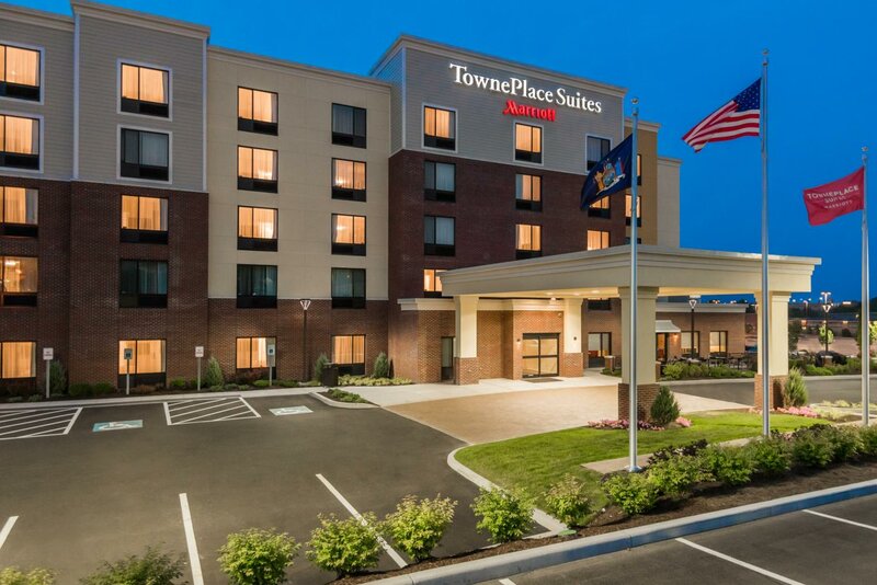 Гостиница TownePlace Suites Latham Albany Airport