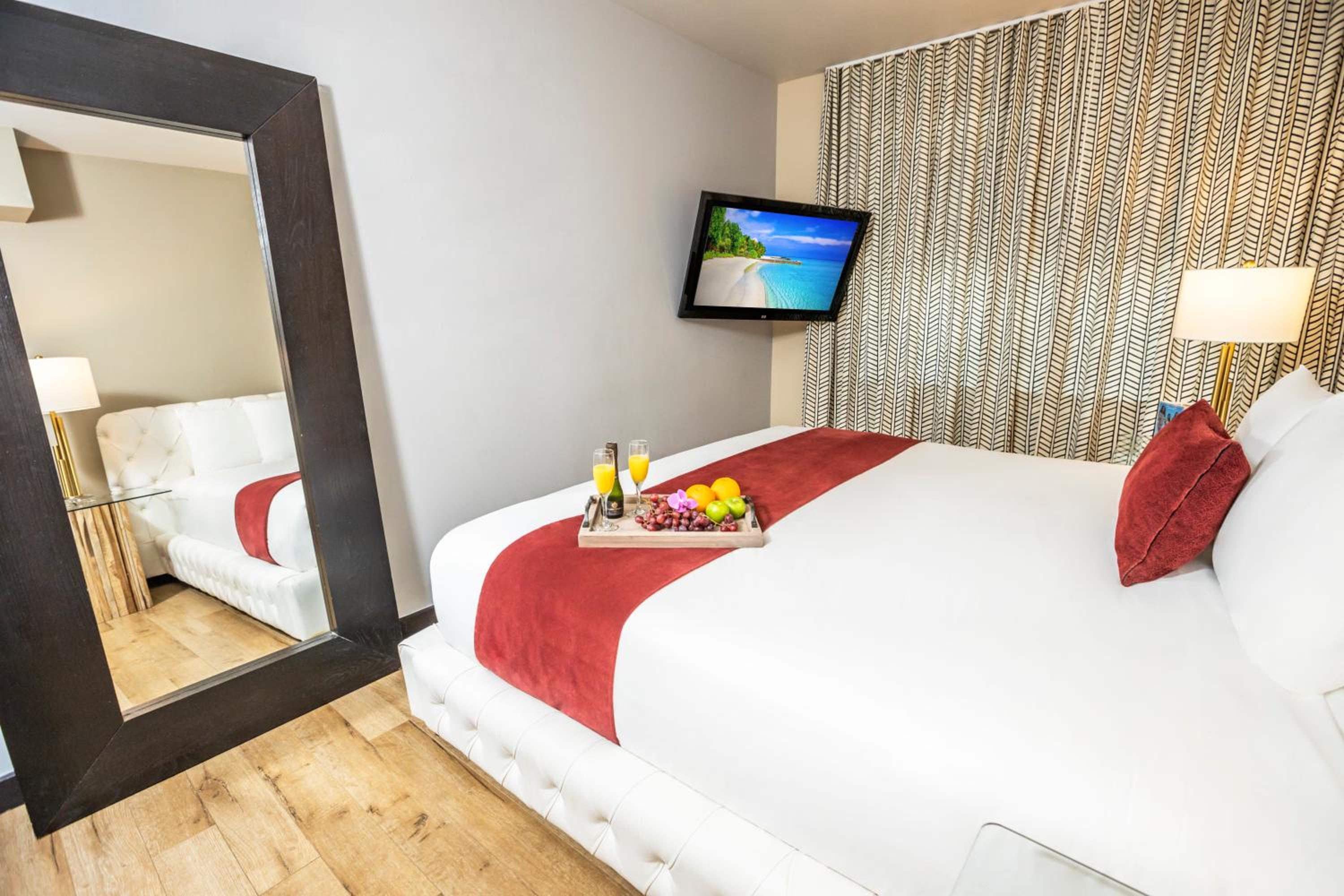 Фото Metropole Suites South Beach