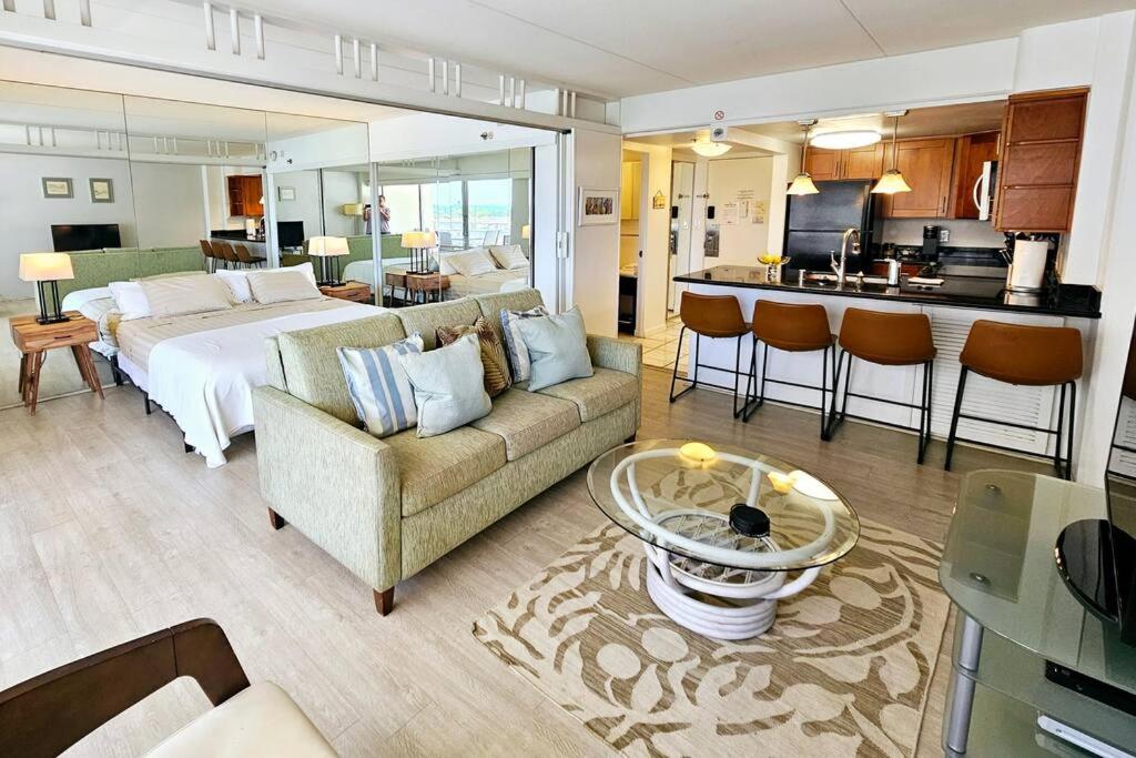 Фото Ilima Suite at The Ilikai