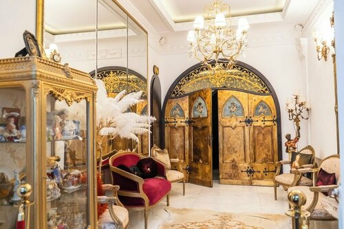 Гостиница Conacul Coroanei Luxury Boutique Hotel в Бухаресте