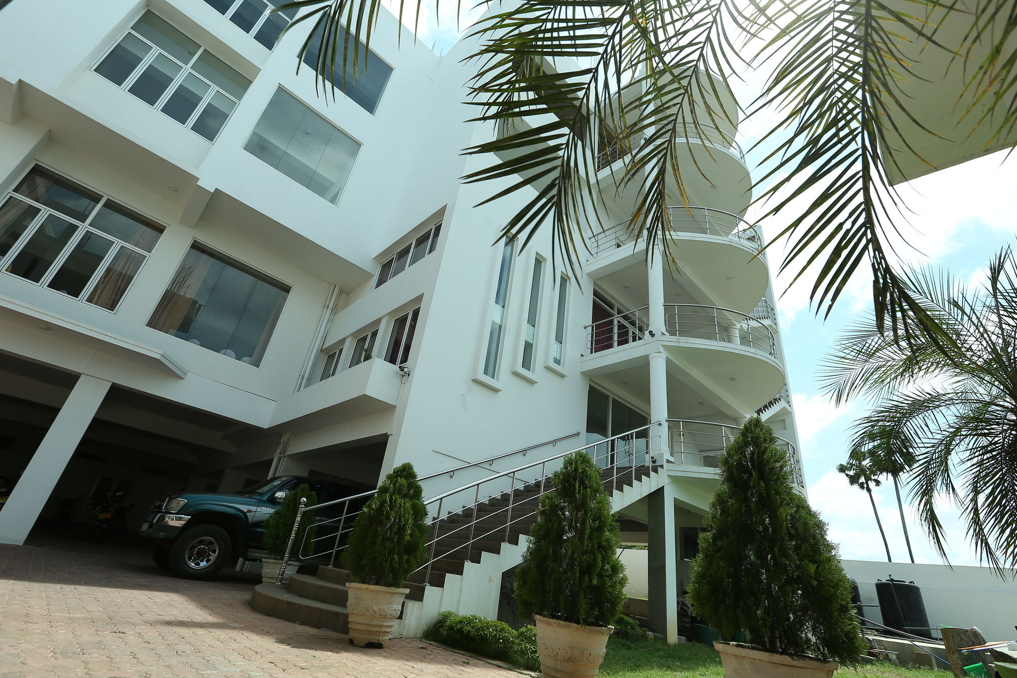 Фото Hotel Oviya