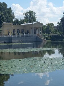 Çertova Gorka (St. Petersburg, Peterhof, Kolonistskiy Park) ، قمة الجبل