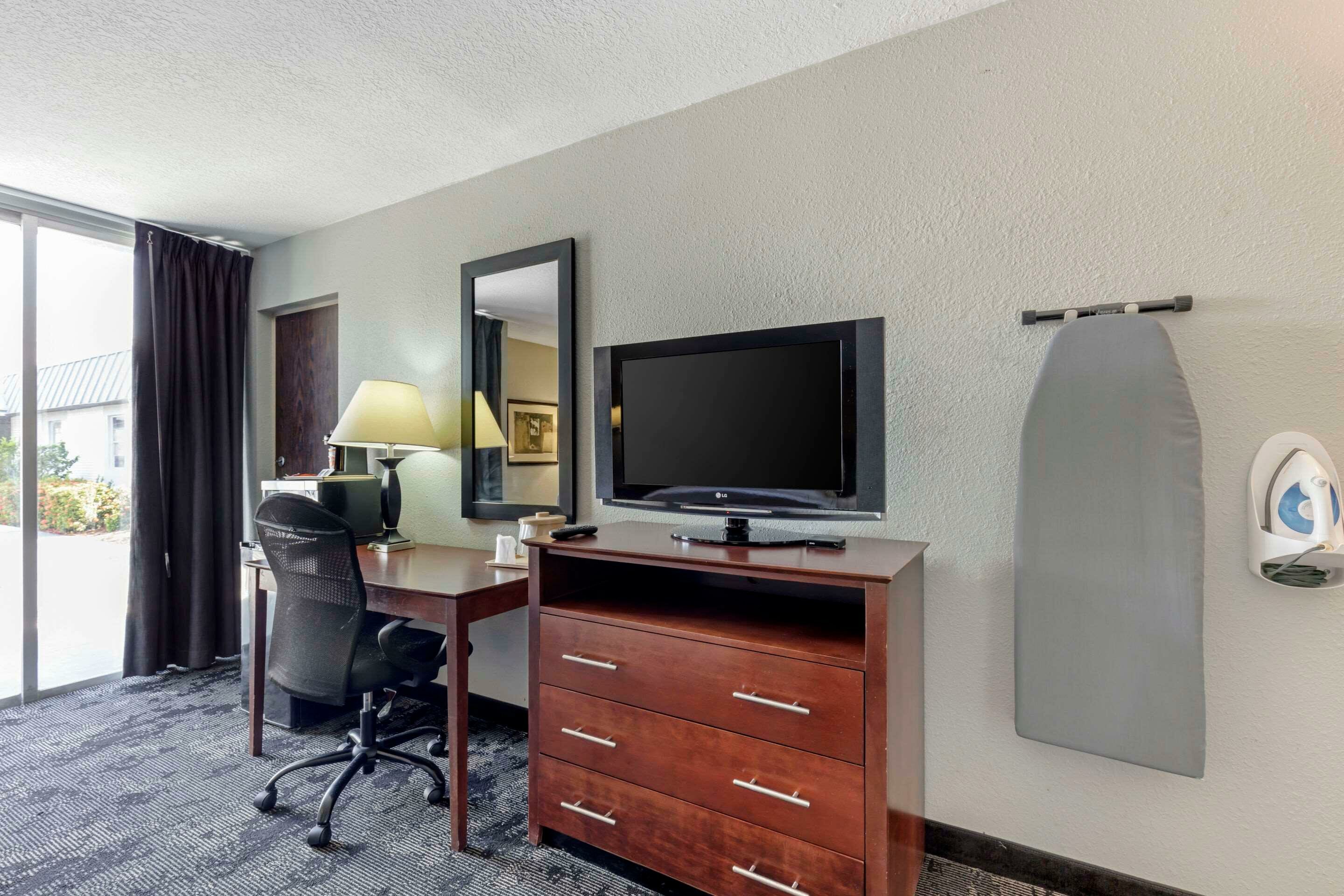 Фото Quality Inn Downtown Stuart