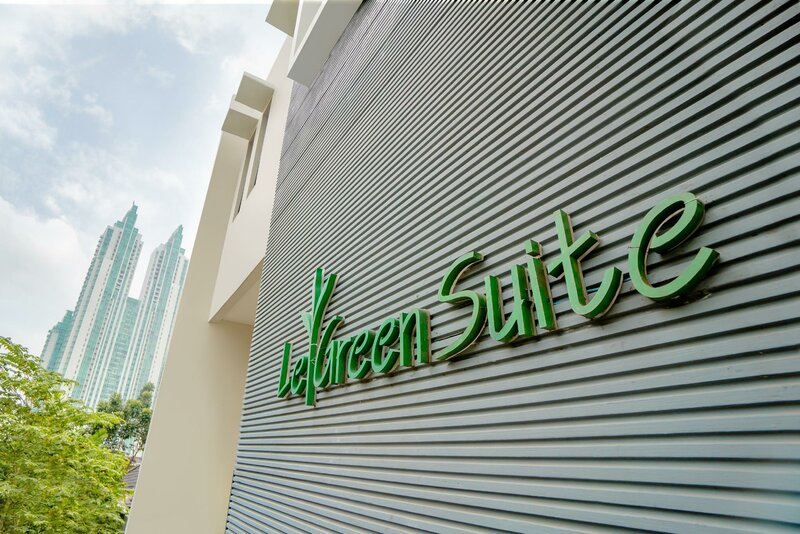 Гостиница LeGreen Suite Setiabudi в Джакарте
