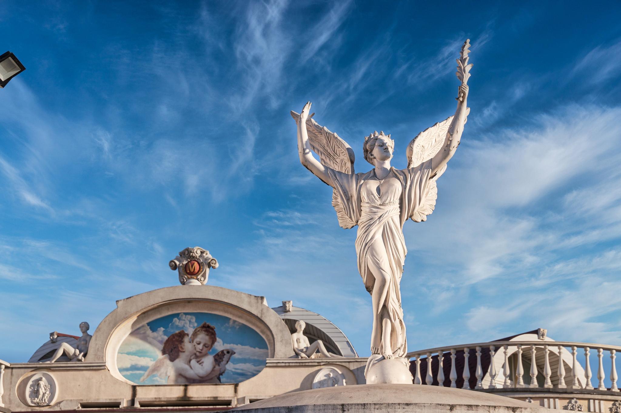 Фото Мэриан Холл