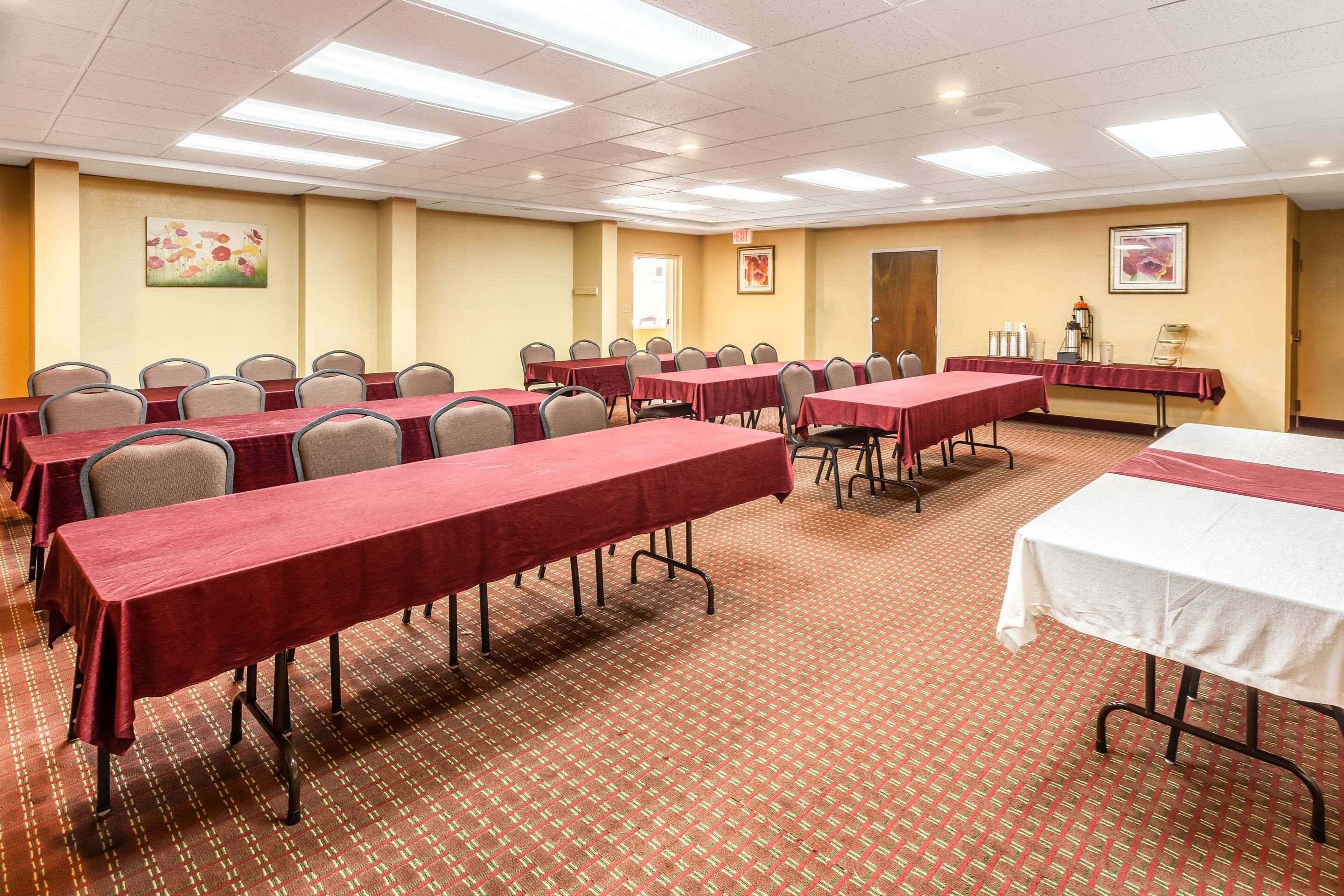 Фото Quality Inn & Suites