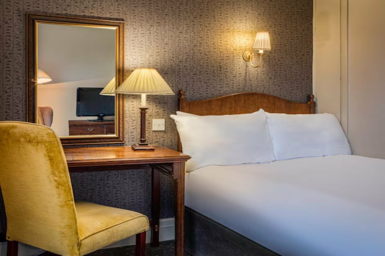 Фото Mercure Winchester Wessex Hotel