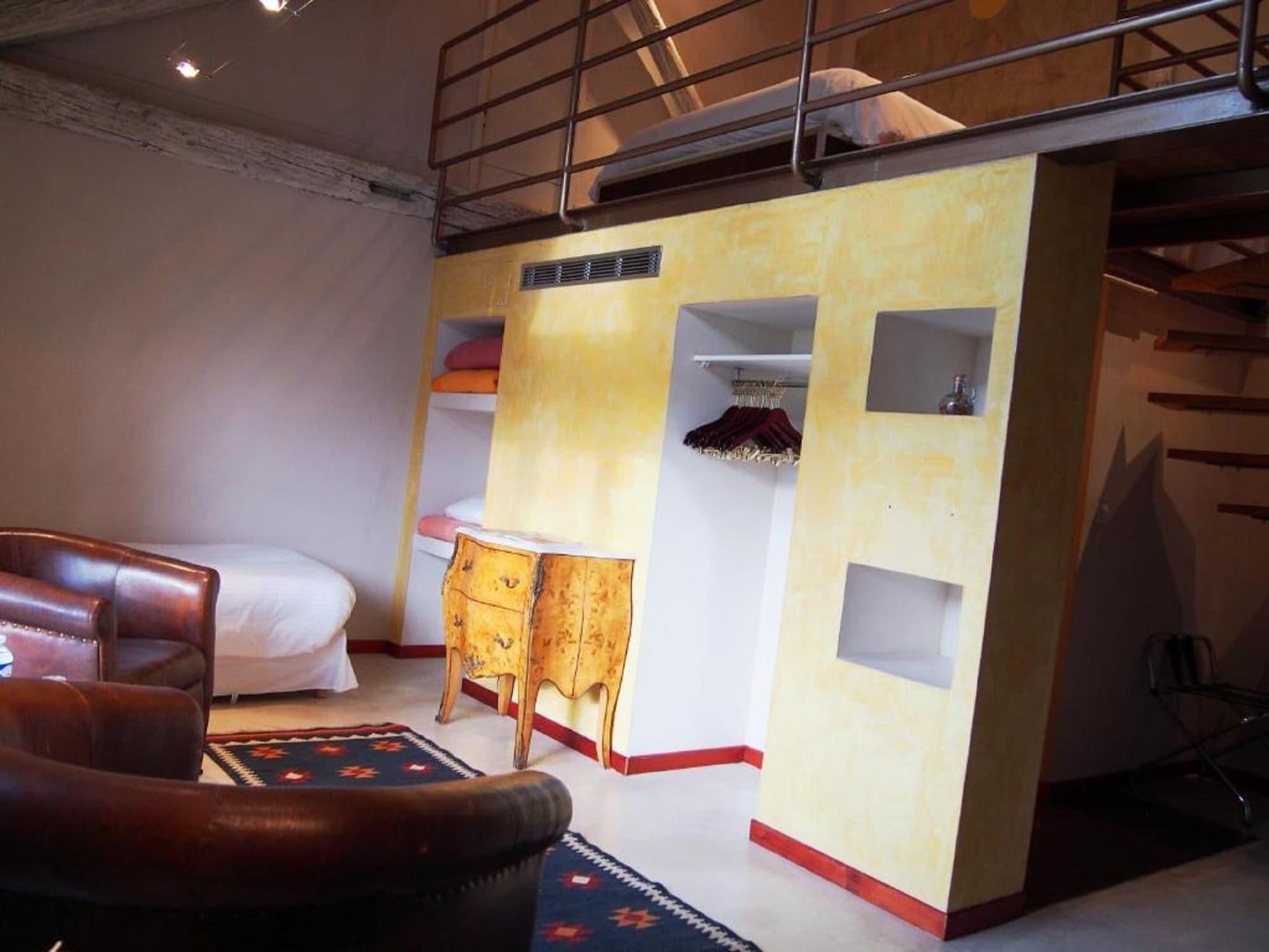 Фото Logis Hôtel Les Pages