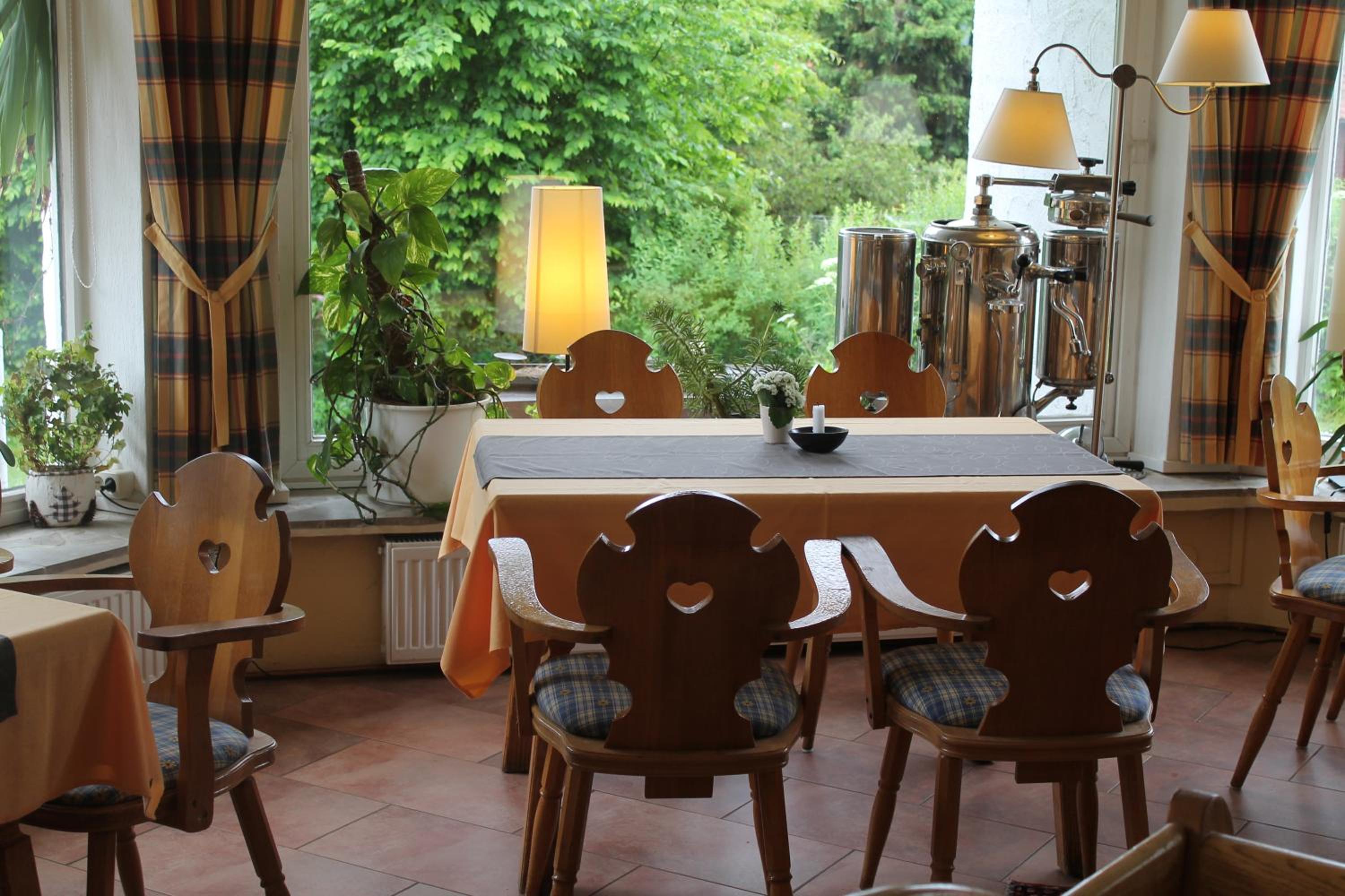 Фото Hotel Carlsruh