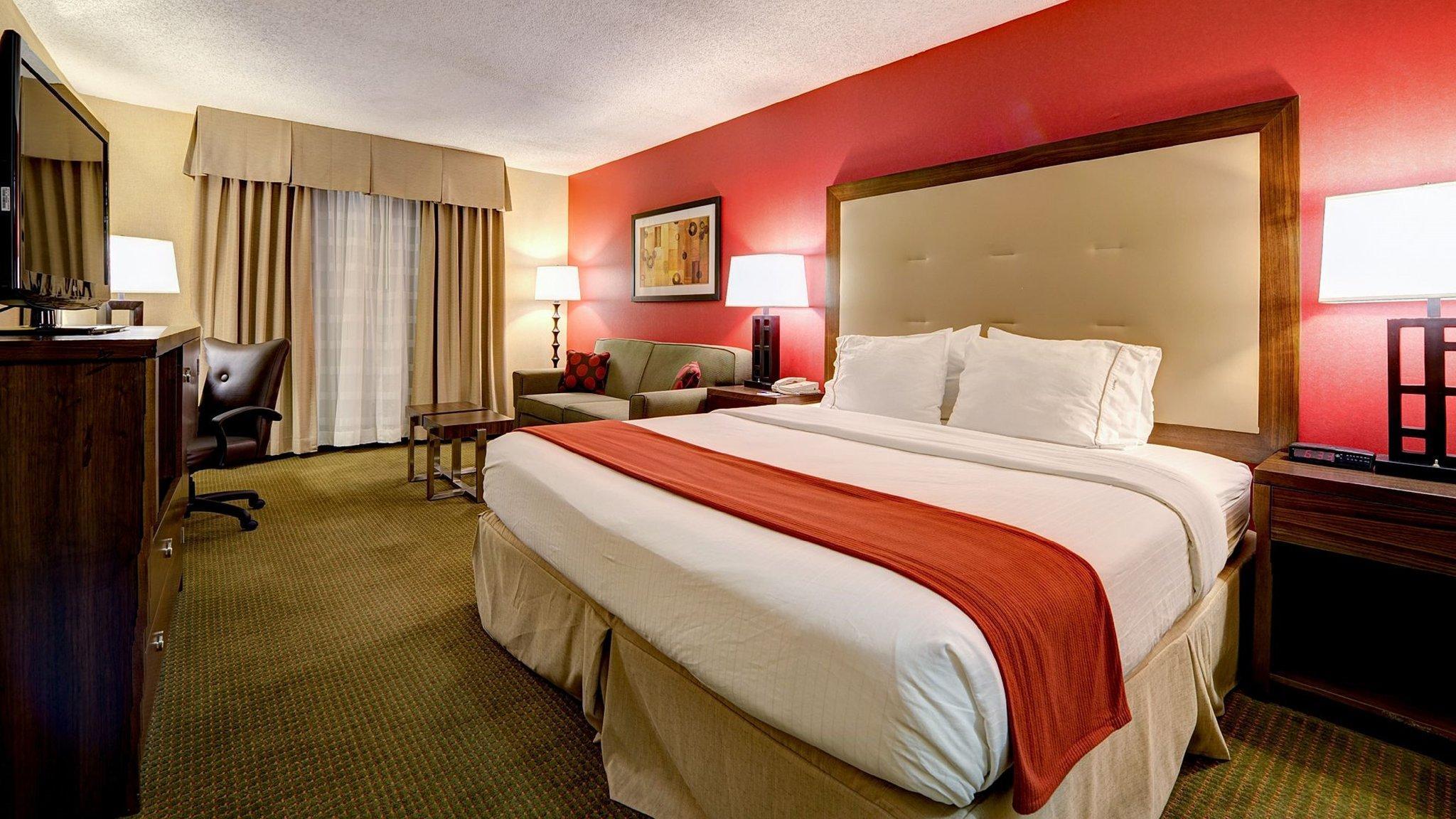Фото Holiday Inn Express San Diego N - Rancho Bernardo, an Ihg Hotel