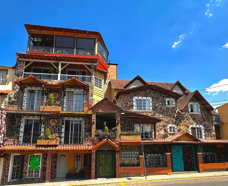 Гостиница Hotel & Suites Cerro Rojo