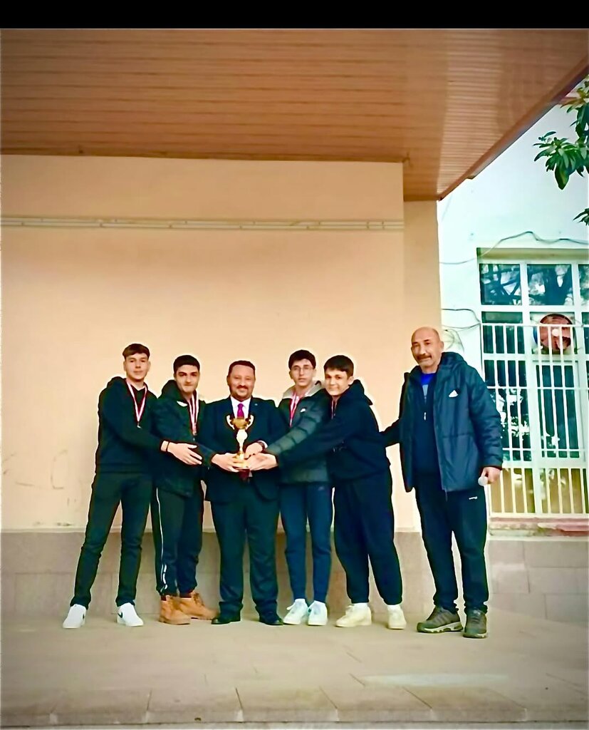 Lyceum Manisa Anadolu Ogretmen Lisesi, Manisa, photo