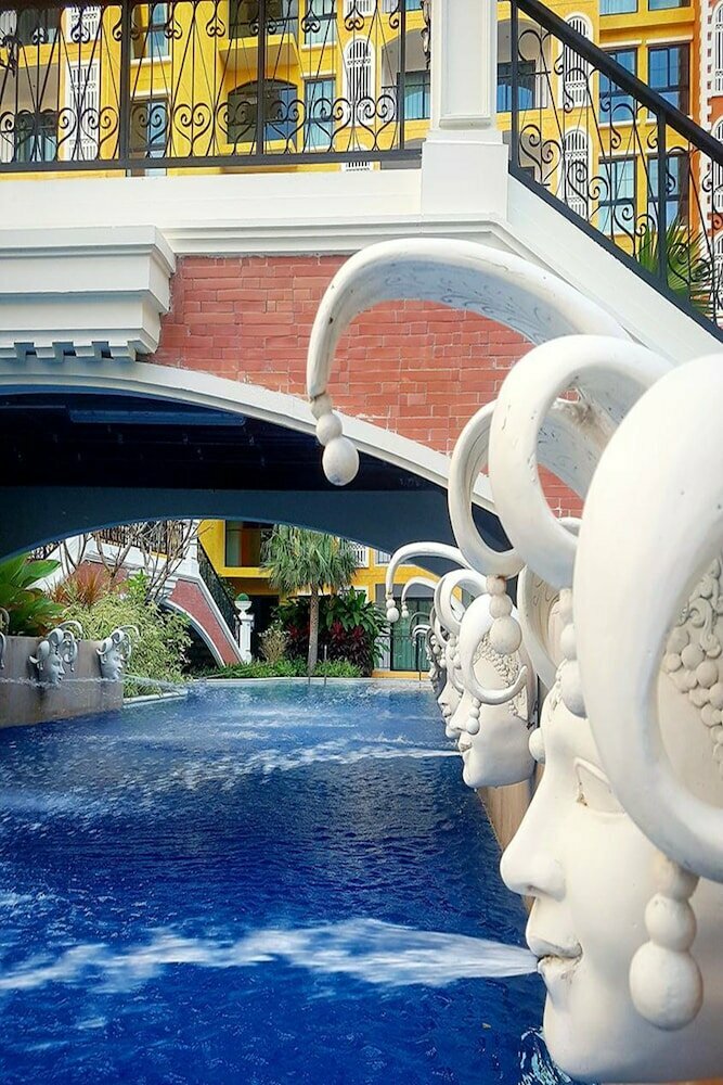 Hotel The Symphony Suites Pattaya, Pattaya, photo