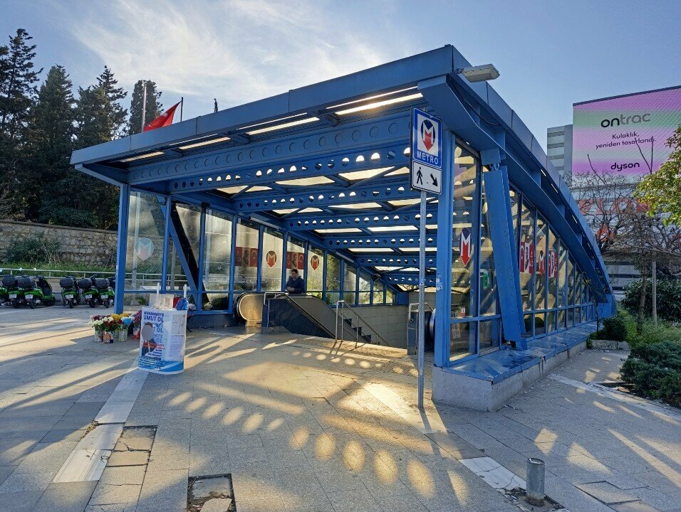 ATM Turkey Is Bank ATM, Istanbul, photo