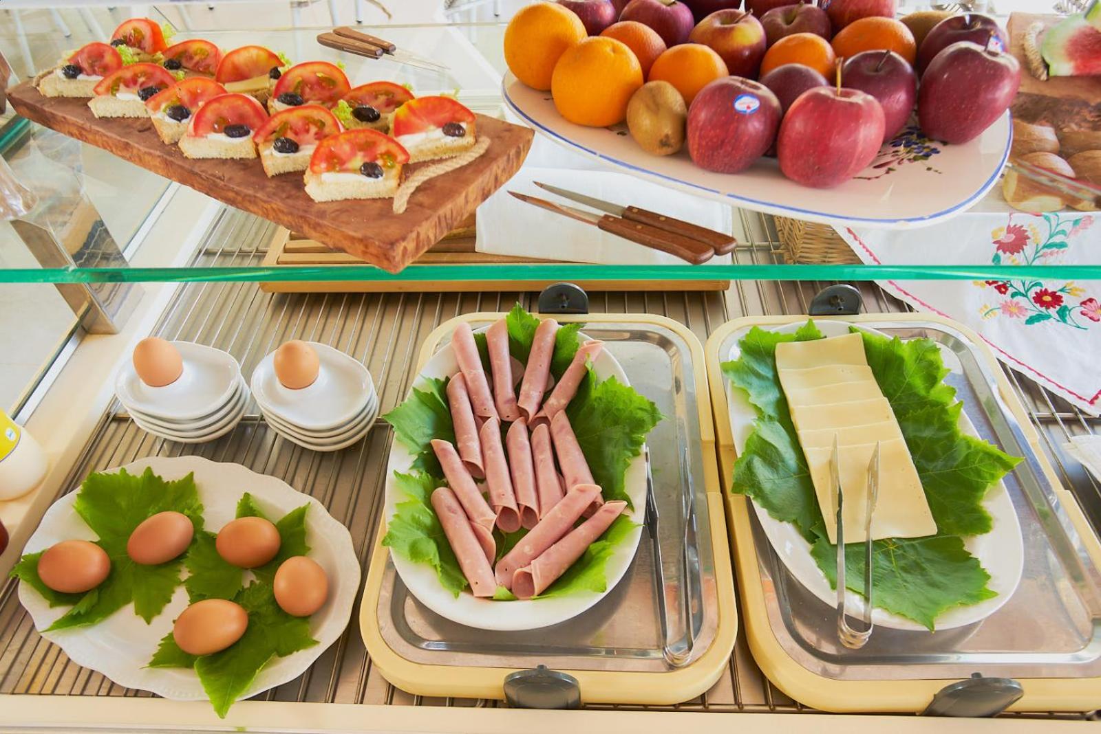 Фото Golden Bay Hotel Apartments