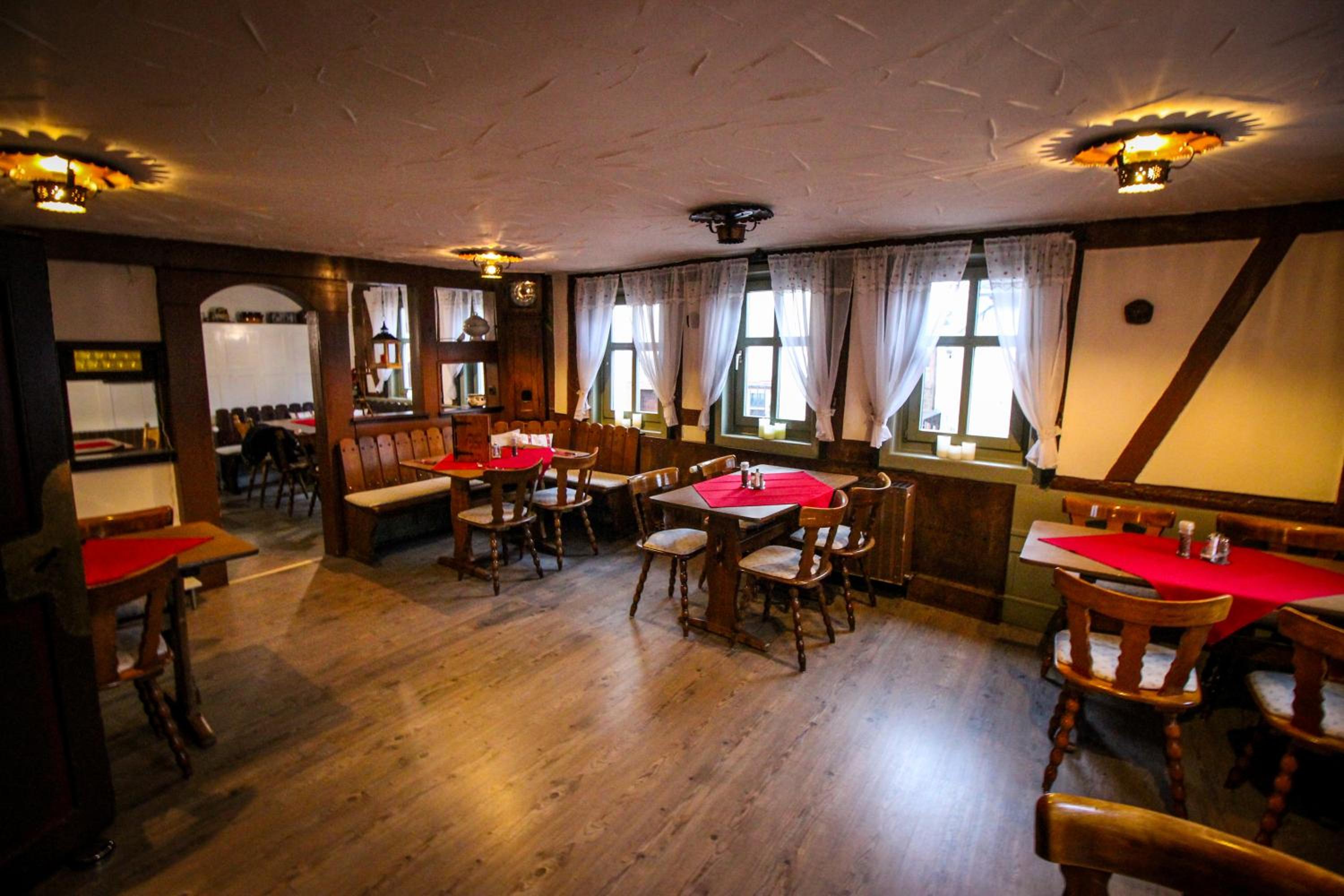 Фото Hotel und Restaurant Zum Löwen