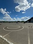 Монолит (Pobedy Avenue, 18Б) ، مدرسة لتعليم القيادة