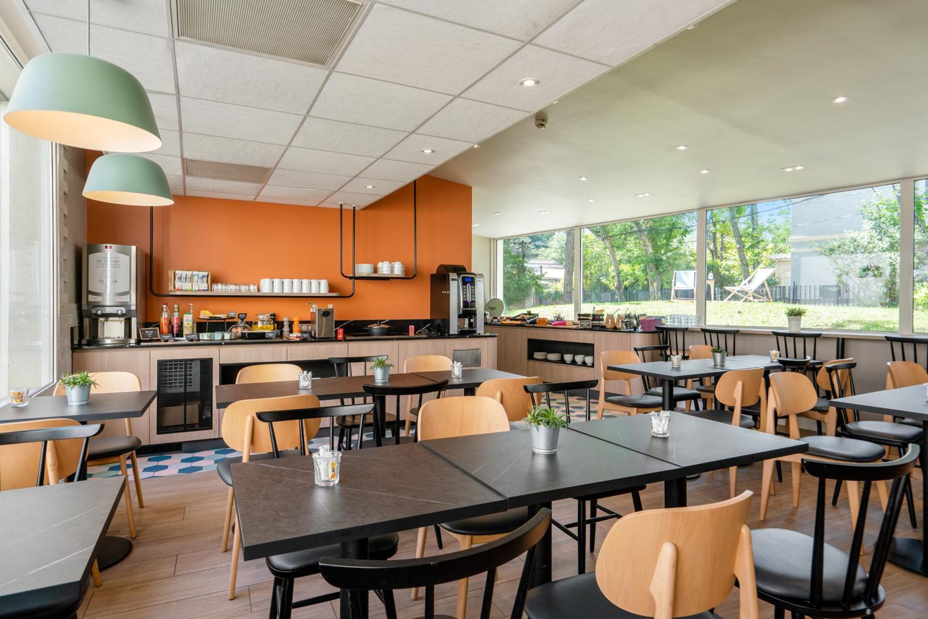 Фото Appart City Montpellier Saint  Roch 