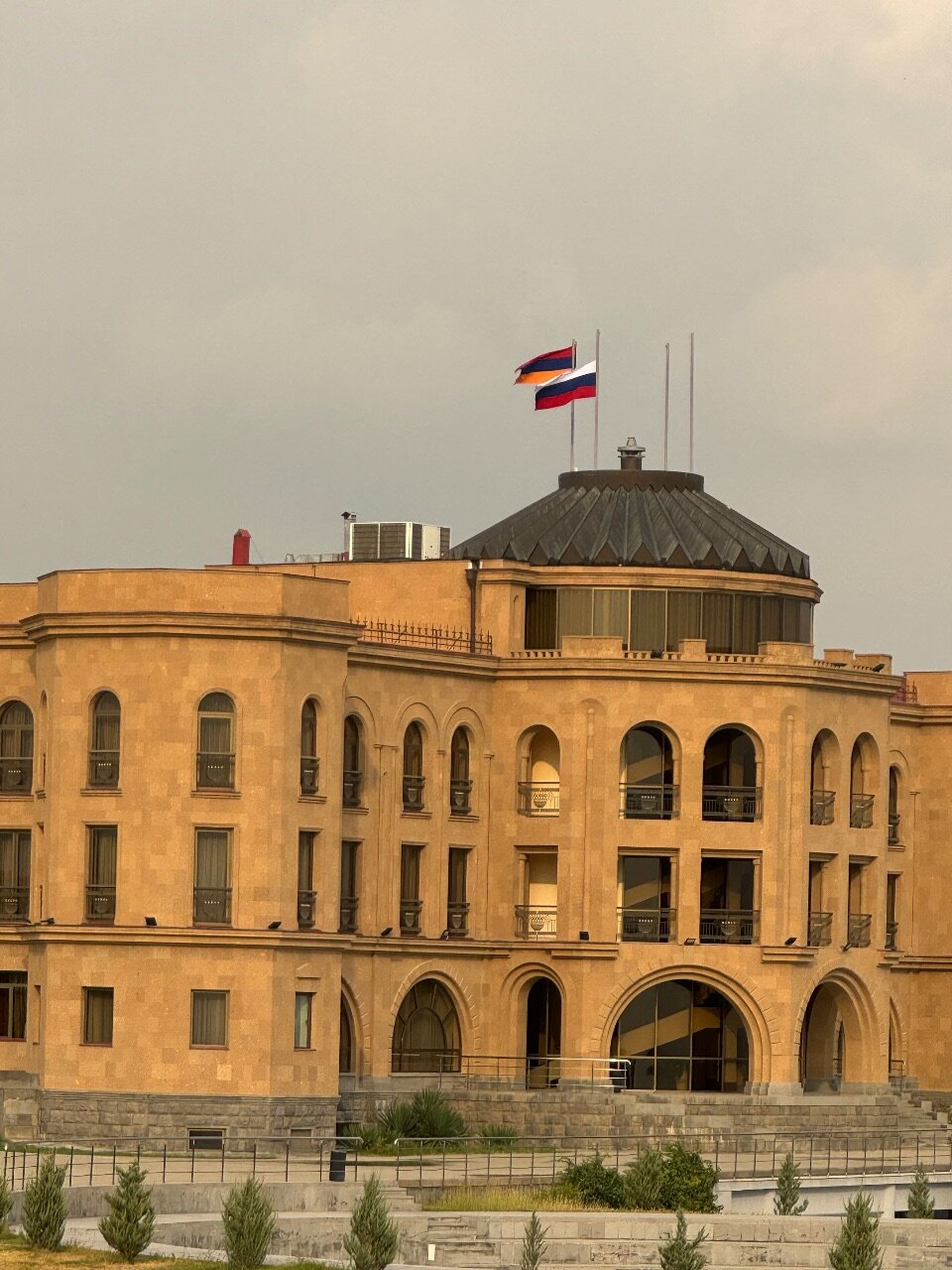 Фото Latar Комплекс