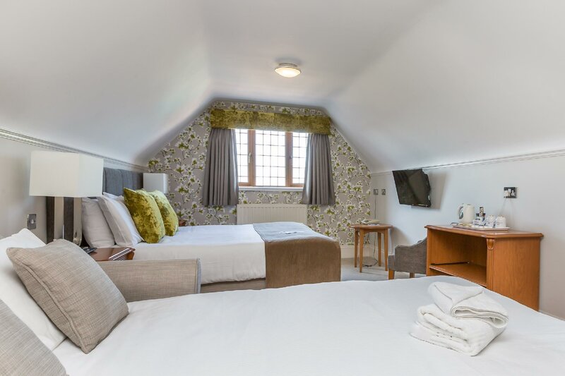 Гостиница De Rougemont Manor Hotel & Suites