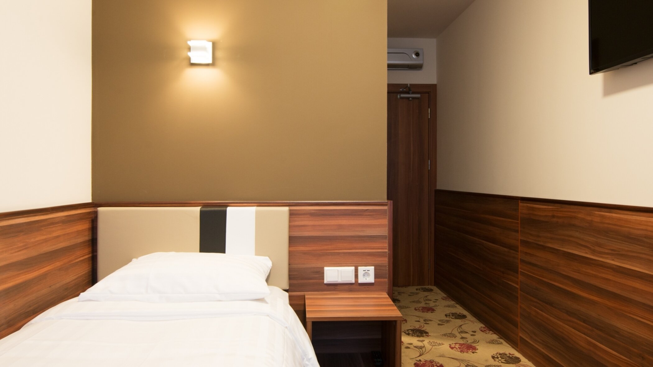 Фото Hotel King's Court