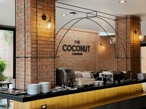 Гостиница The Coconut Hotel