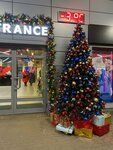 New Елки (Entuziastov Highway, 54), christmas trees and christmas decorations