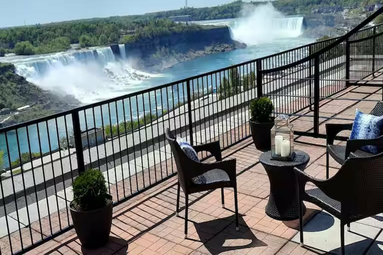 Фото Crowne Plaza Niagara Falls Fallsview