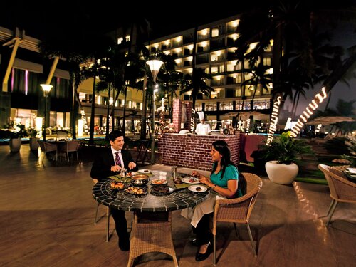 Гостиница Novotel Mumbai Juhu Beach Hotel в Мумбаи