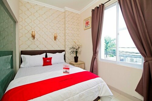 Гостиница RedDoorz Plus @ Cideng Barat в Джакарте