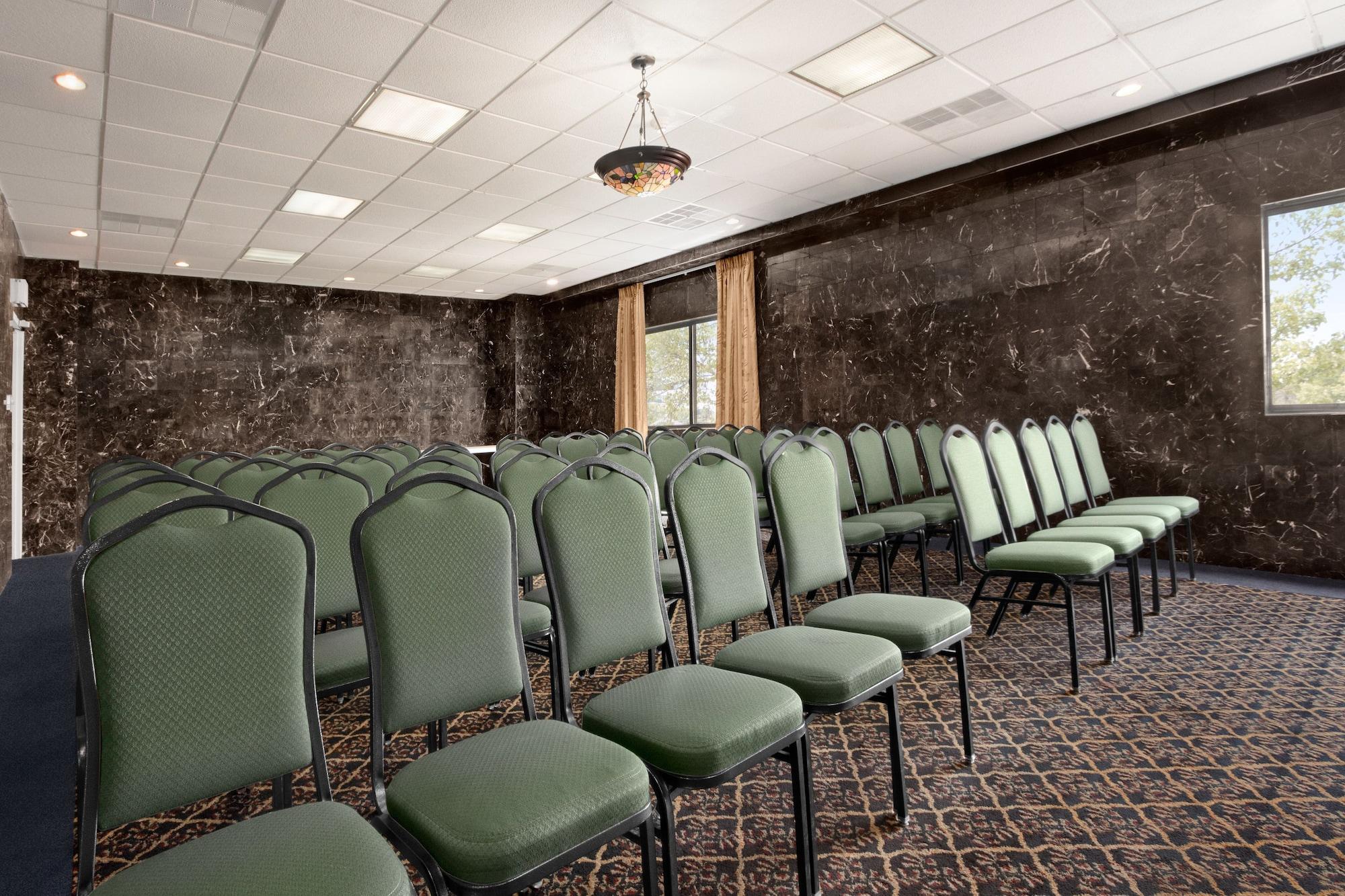 Фото Oh St Joseph Resort Hotel