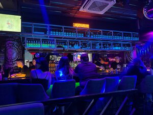 Locabar (Sharof Rashidov Avenue, 40/1) ، حانة، بار